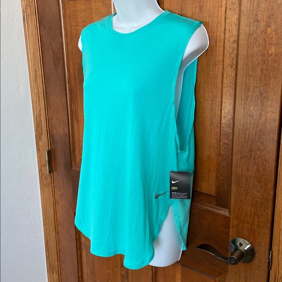 Sold - Picture 2 of 12